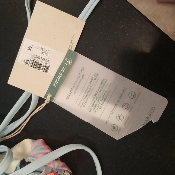 MAAJI Smooth Skies Safary Reversible Convertible Strap One-Piece Swimsuit S NWT - Picture 14 of 16